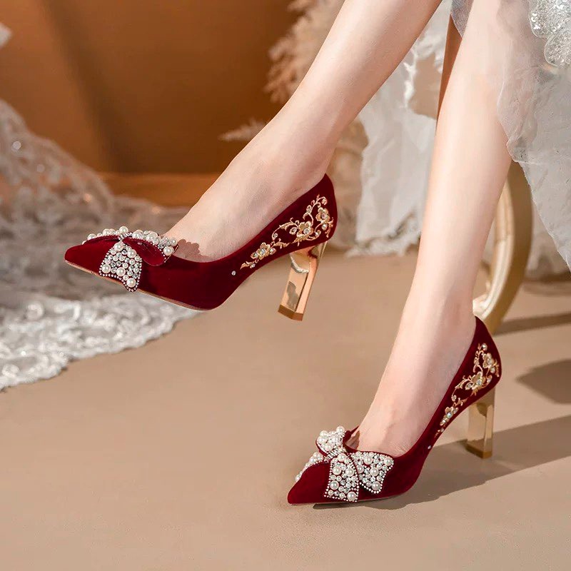 Pump Heel Block - Gestickte Blockabsatz-Einzelschuhe für Damen mit spitzer