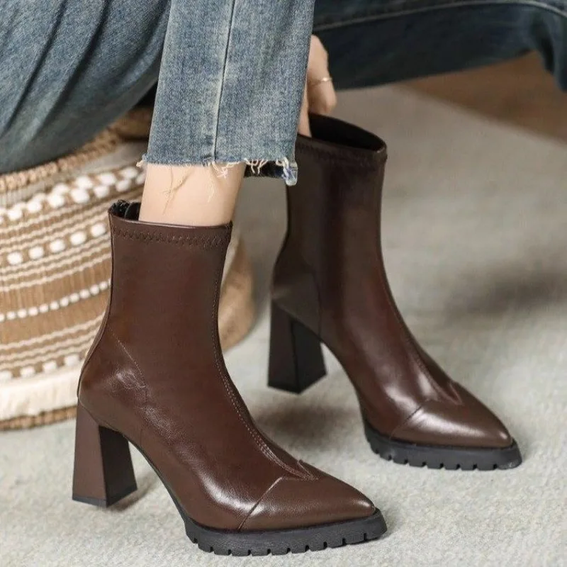 Französische enge Stiefel mit  – Pump Heel Block Bewertung und Preis